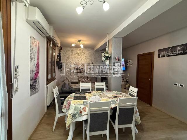Appartamento in vendita di 115 m² in Via Gradisca, 7