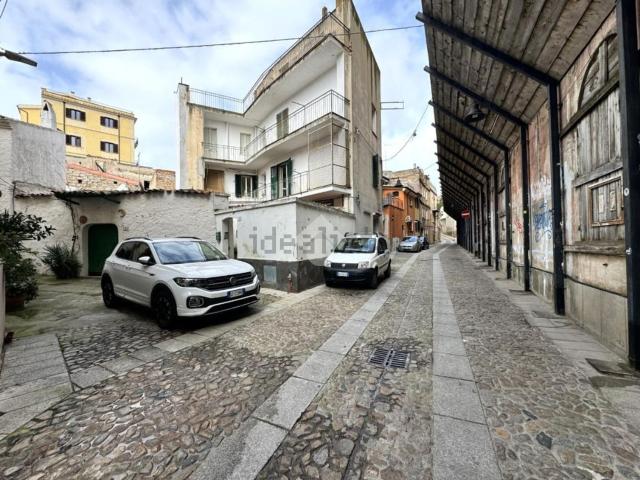 Appartamento in vendita di 115 m² in Via Grazia Deledda, 81