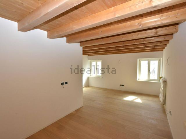 Appartamento in vendita di 115 m² in Via Grazzano
