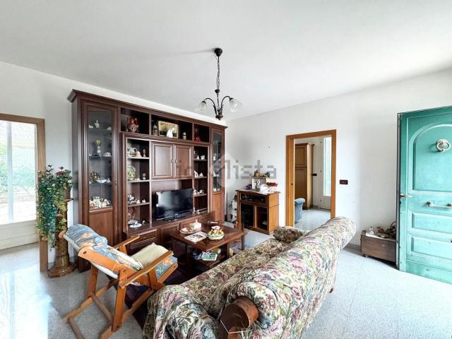 Appartamento in vendita di 115 m² in Via Gualdo, 709