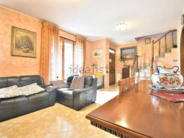 Appartamento in vendita di 115 m² in Via Dante Alighieri