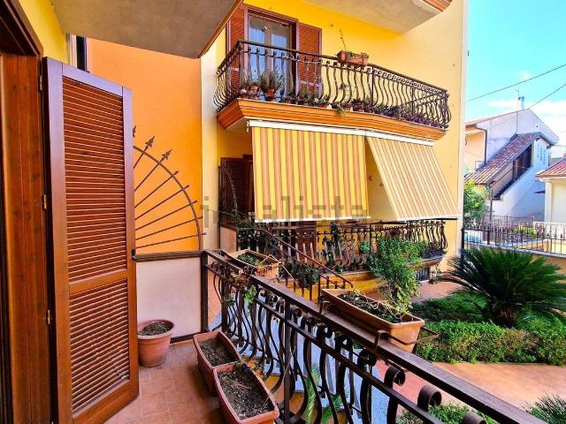 Appartamento in vendita di 115 m² in Via dei Ciliegi