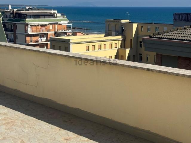 Appartamento in vendita di 115 m² in Via dei Giardini, 15