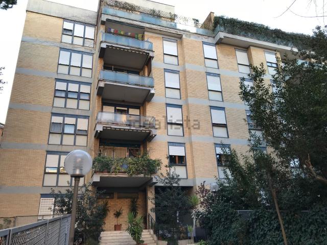 Appartamento in vendita di 115 m² in Via dei Giornalisti, 8
