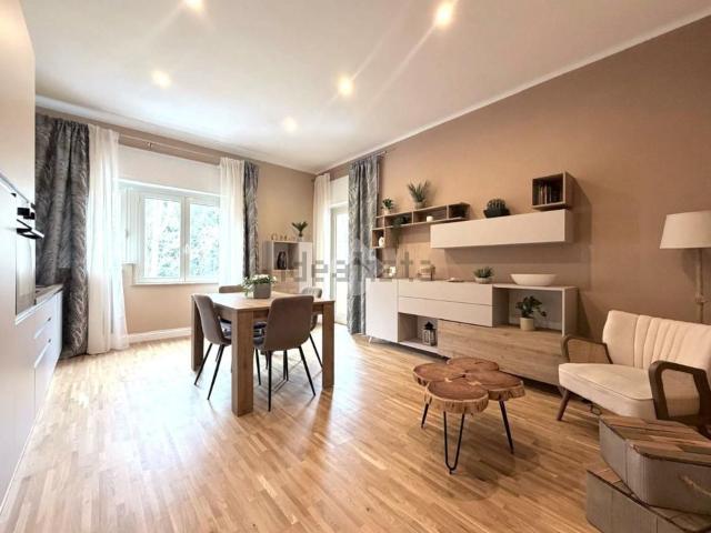 Appartamento in vendita di 115 m² in Via dei Prati Fiscali, 321