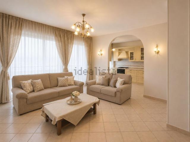 Appartamento in vendita di 115 m² in Via dei Trozi