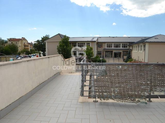 Appartamento in vendita di 115 m² in Via del Caraceni