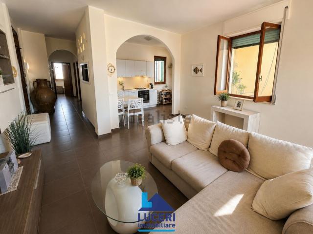 Appartamento in vendita di 115 m² in Via del Glicine, 21