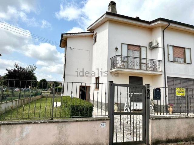 Appartamento in vendita di 115 m² in Via del Pratino, 471