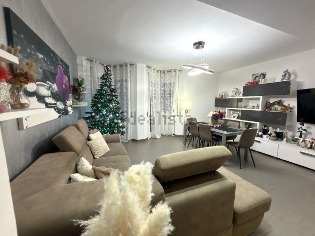 Appartamento in vendita di 115 m² in Via della Cooperazione, 7