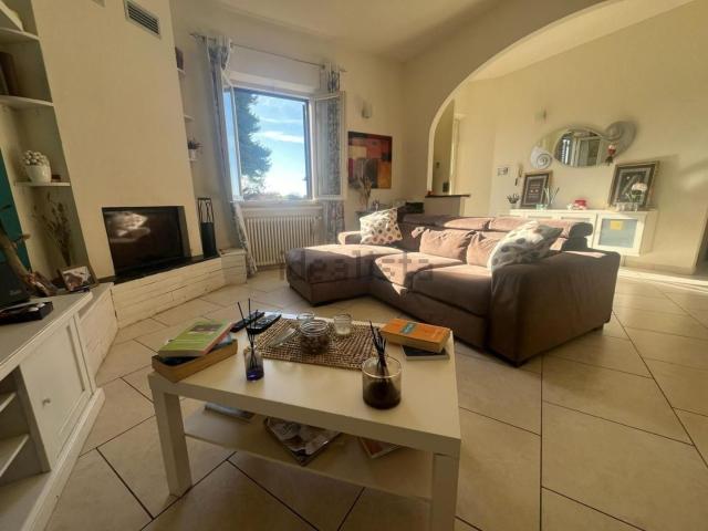 Appartamento in vendita di 115 m² in Via della Camminata Est, 2
