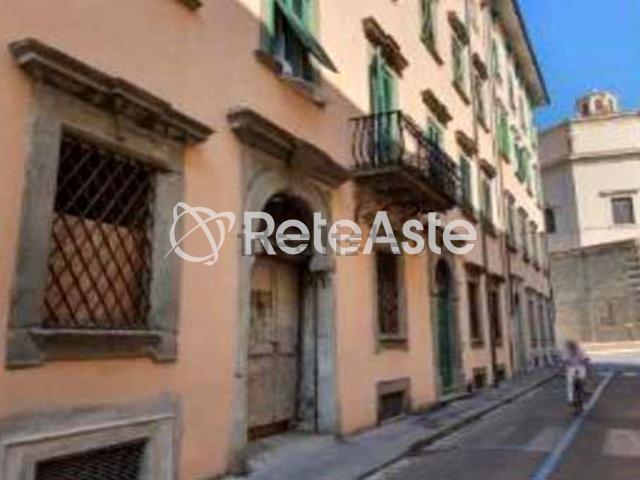 Appartamento in vendita di 115 m² in Via della Madonna