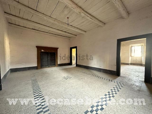 Appartamento in vendita di 115 m² in Via della Rocca, 51