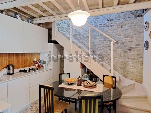 Appartamento in vendita di 115 m² in Via delle Mura