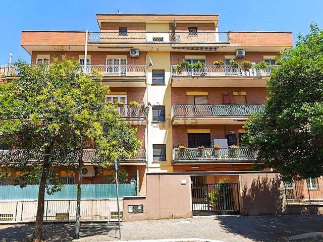Appartamento in vendita di 115 m² in Via di Torrenova