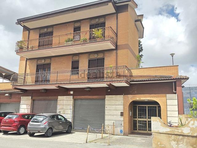 Appartamento in vendita di 115 m² in Via di Torrenova, 99