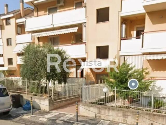 Appartamento in vendita di 115 m² in Via Emidio Luzi