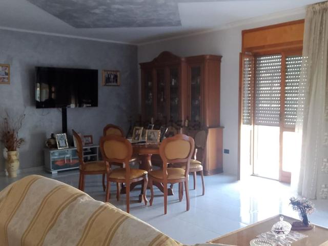 Appartamento in vendita di 115 m² in Via Emilia Romagna