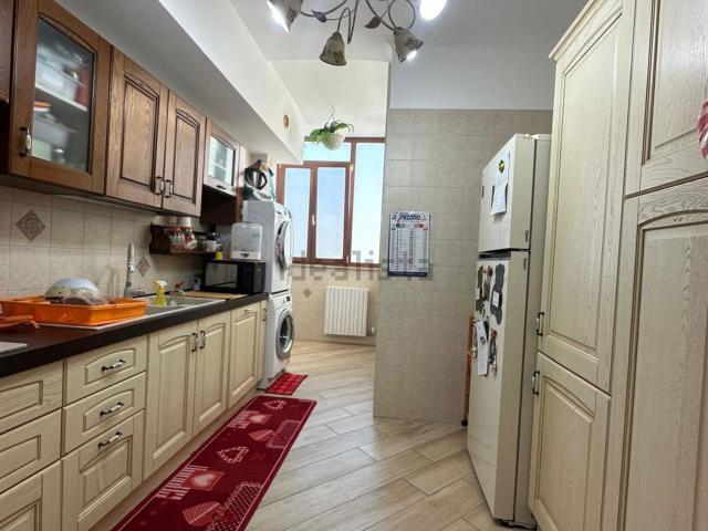 Appartamento in vendita di 115 m² in Via Emilia, 36