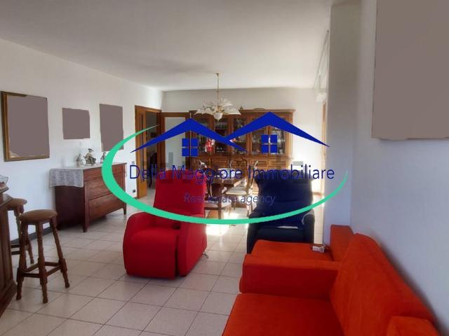 Appartamento in vendita di 115 m² in Via Emilio Zola