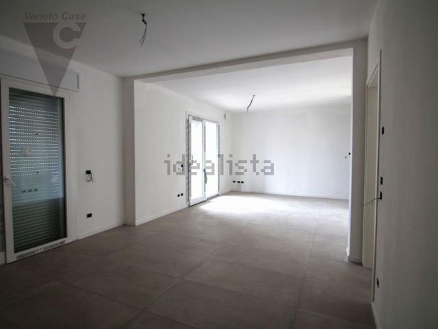 Appartamento in vendita di 115 m² in Via Enrico Caterino Davila