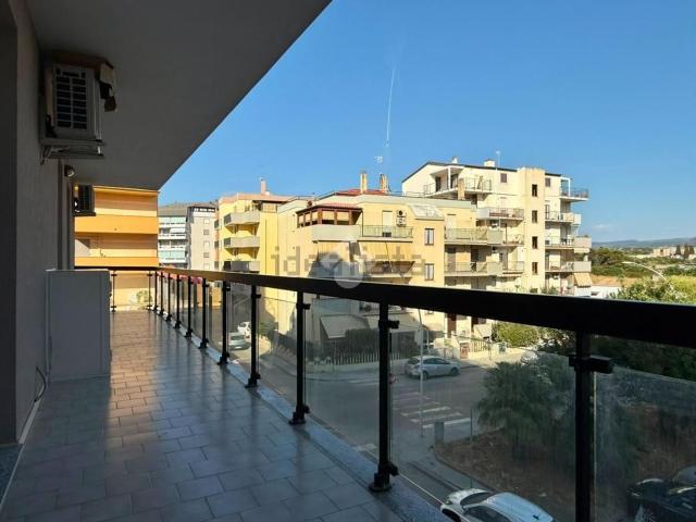 Appartamento in vendita di 115 m² in Via Enrico Costa, 26