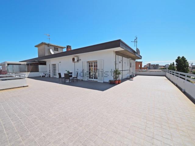 Appartamento in vendita di 115 m² in Via Edmondo de Amicis, 53