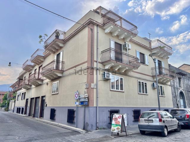 Appartamento in vendita di 115 m² in Via Etna, 1