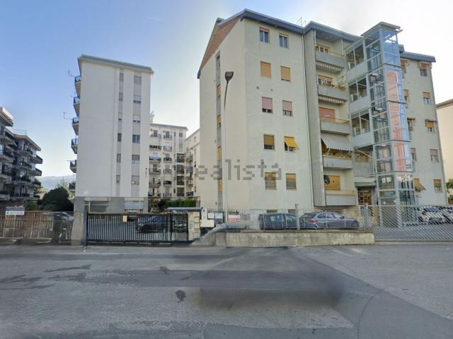 Appartamento in vendita di 115 m² in Via Eugenio Martorelli, 28