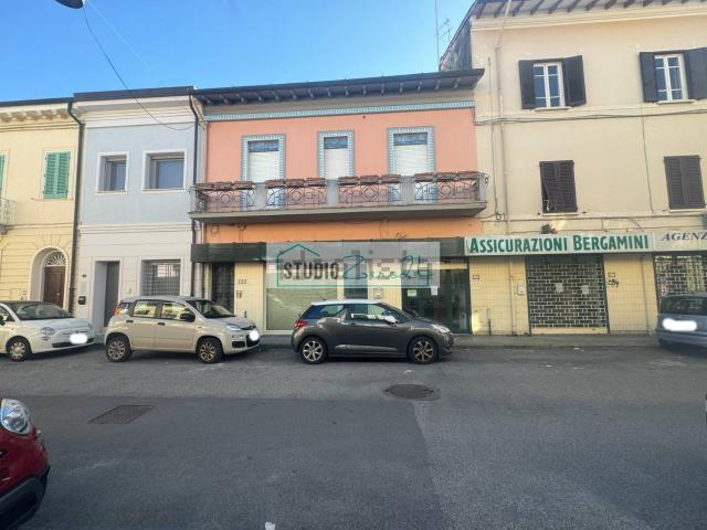 Appartamento in vendita di 115 m² in Via Felice Cavallotti
