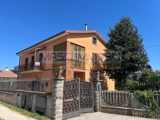 Appartamento in vendita di 115 m² in Via Firenze