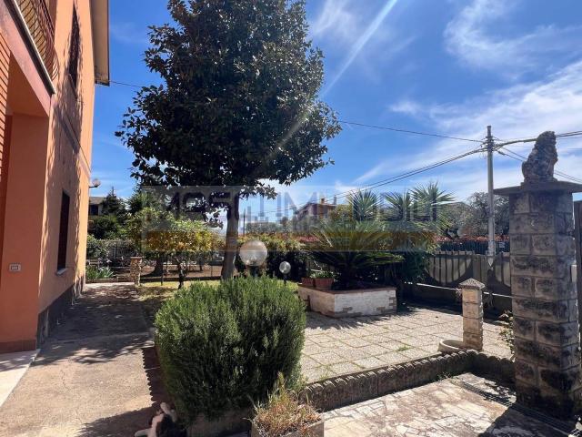 Appartamento in vendita di 115 m² in Via Firenze