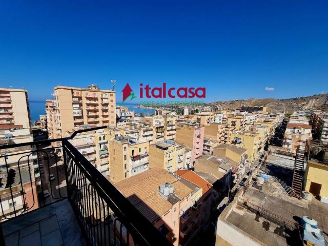 Appartamento in vendita di 115 m² in Via Firenze