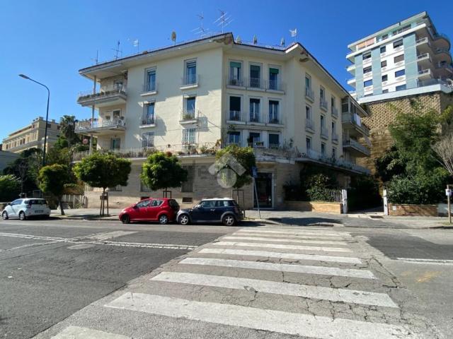 Appartamento in vendita di 115 m² in Via Francesco Petrarca, 119