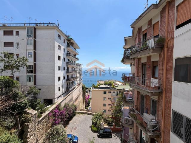 Appartamento in vendita di 115 m² in Via Francesco Petrarca