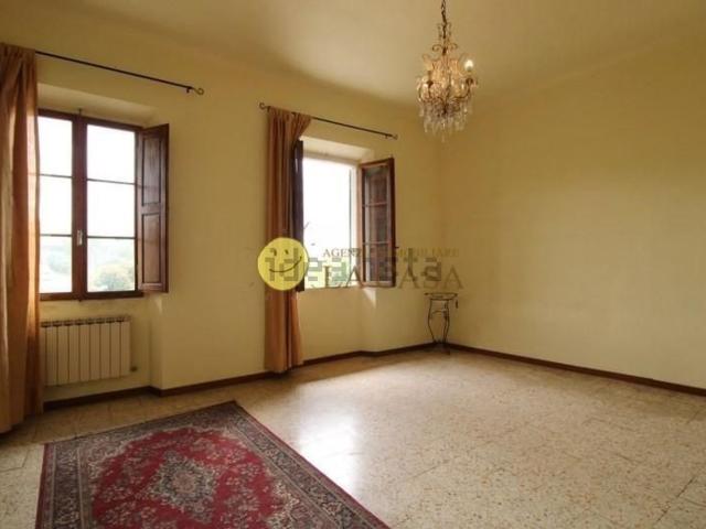 Appartamento in vendita di 115 m² in Via Francesco Petrarca