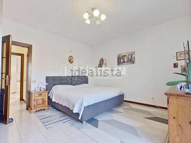 Appartamento in vendita di 115 m² in Via Fratelli Bandiera, 45