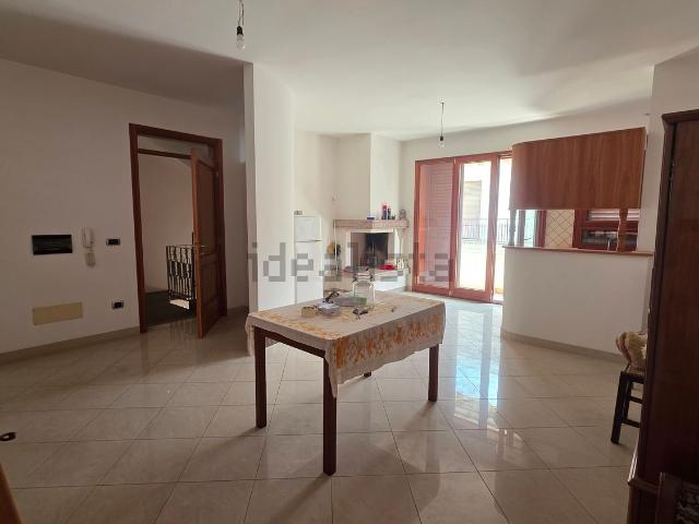 Appartamento in vendita di 115 m² in Via Fratelli Kennedy