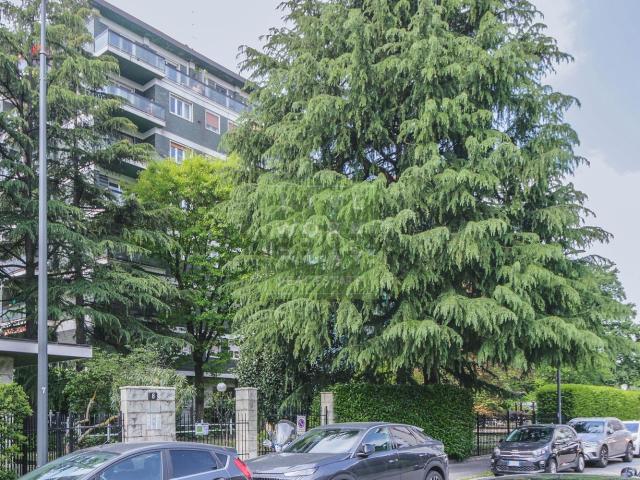 Appartamento in vendita di 115 m² in Via Lorenzo Perosi, 8