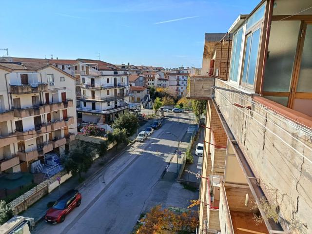 Appartamento in vendita di 115 m² in Via Lauro