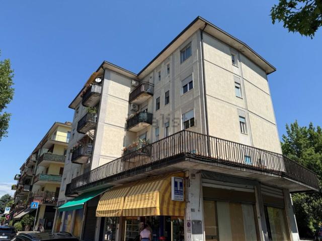 Appartamento in vendita di 115 m² in Via Legione Antonini, 150