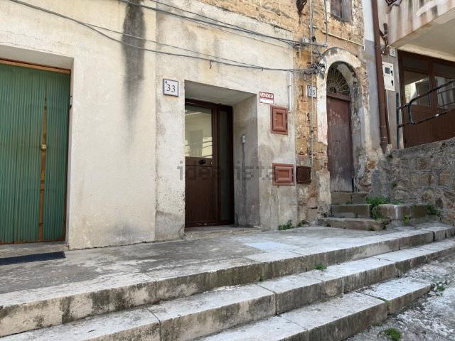 Appartamento in vendita di 115 m² in Via Littorio, 33