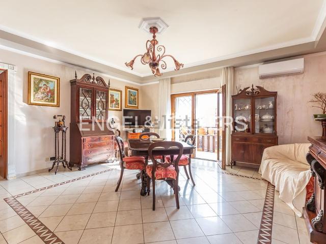 Appartamento in vendita di 115 m² in Via Lussemburgo