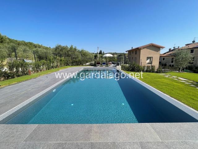 Appartamento in vendita di 115 m² in Via Modena