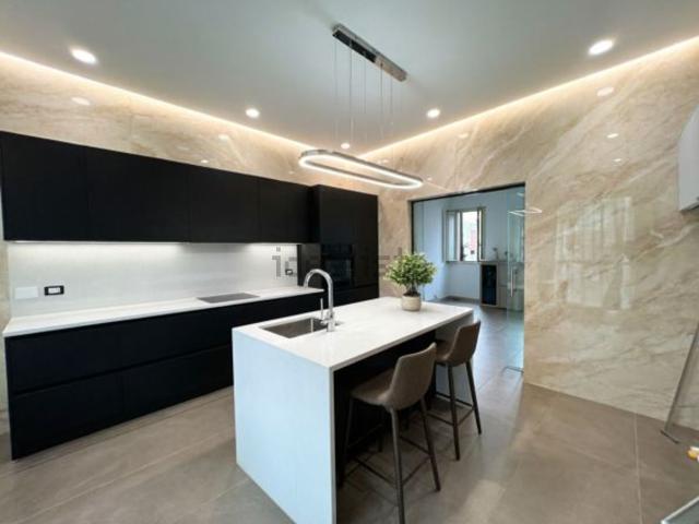 Appartamento in vendita di 111 m² in Via Monfalcone, 46