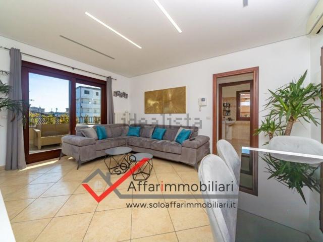 Appartamento in vendita di 115 m² in Via Monte Bianco, 36