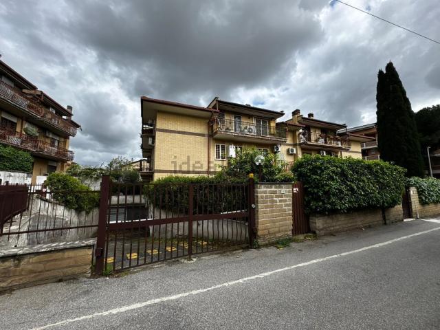 Appartamento in vendita di 115 m² in Via Monte Rosa