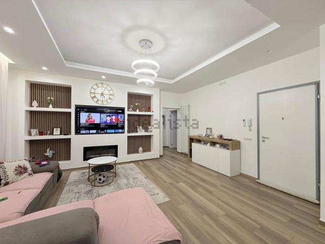 Appartamento in vendita di 115 m² in Via Martiri D&apos Ungheria, 66