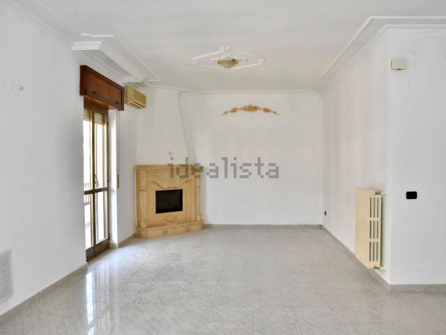 Appartamento in vendita di 115 m² in Via Martiri di Via Fani, 19