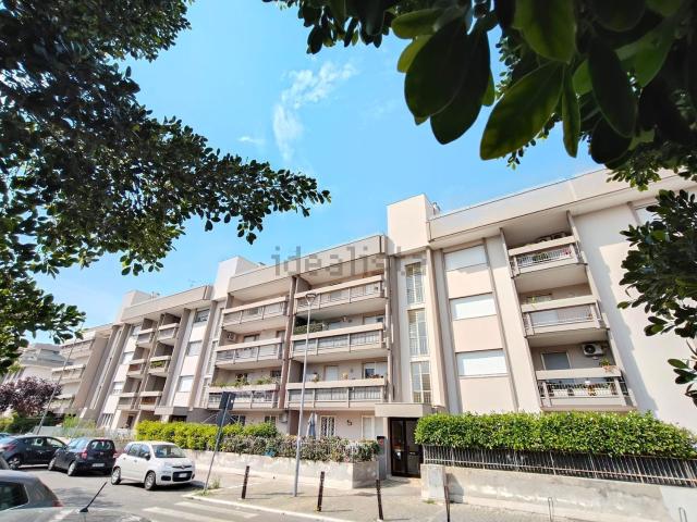 Appartamento in vendita di 115 m² in Via Michelangelo Buonarroti, 11